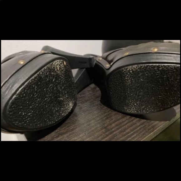 Wooden Heels - Picture 4 of 5